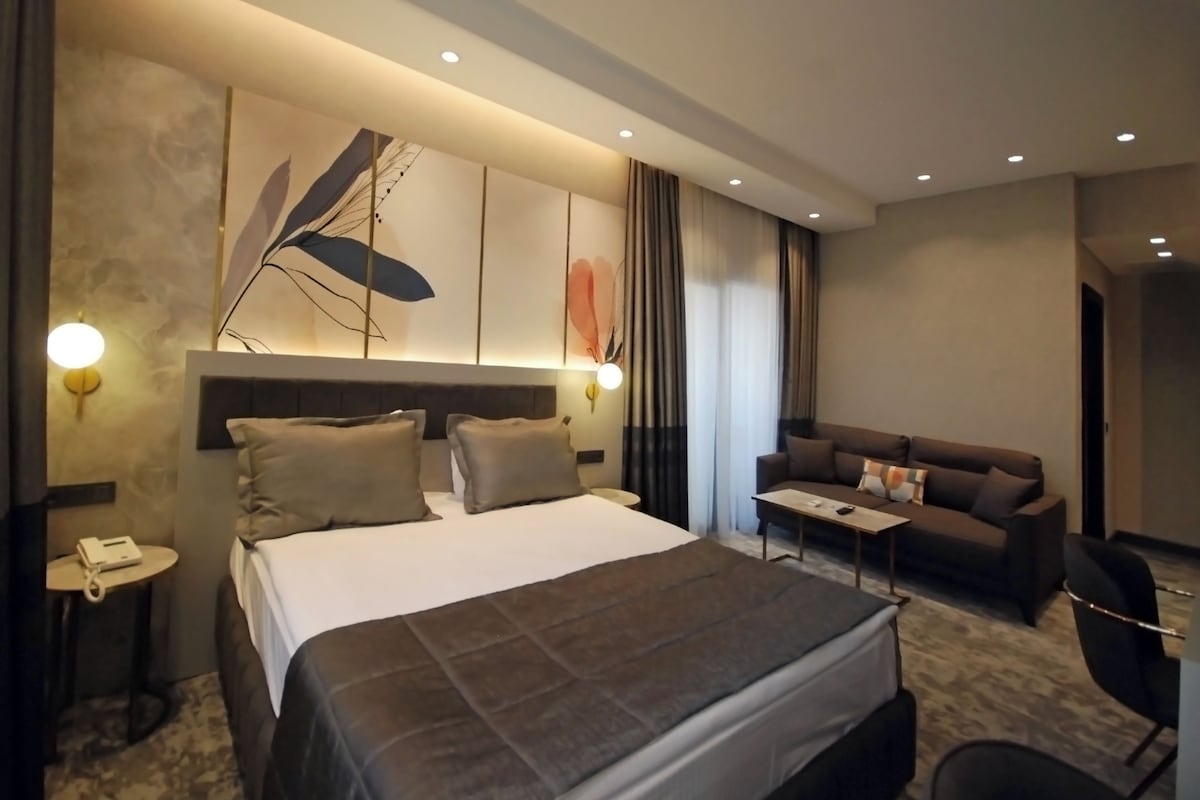 Superior-Doppelzimmer, Stadtblick | Minibar, schallisolierte Zimmer, kostenloses WLAN, Bettwäsche