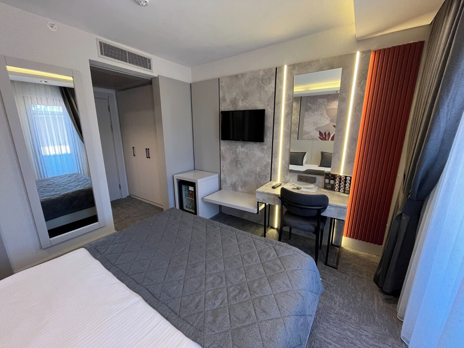 Photo - Starton Hotel