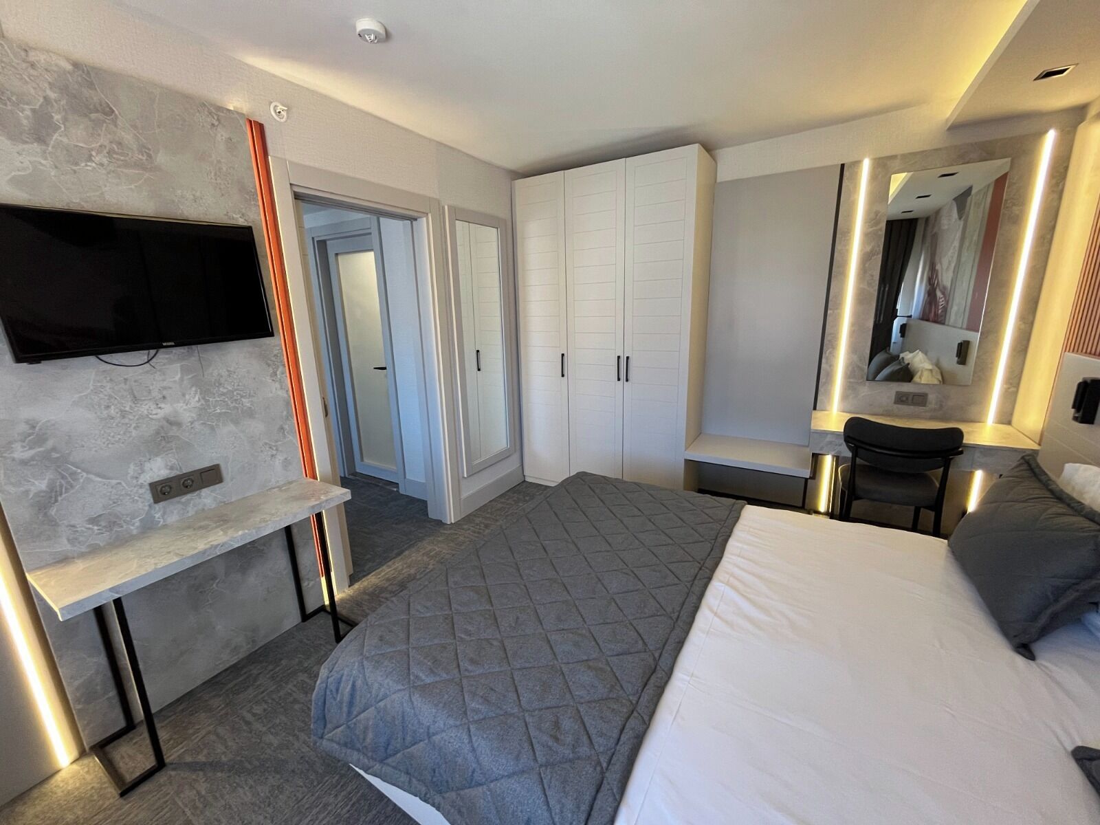 Photo - Starton Hotel