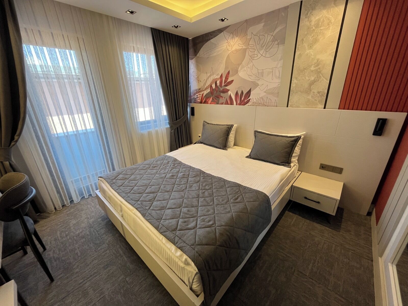 Deluxe Double Room | Minibar, in-room safe, desk, soundproofing