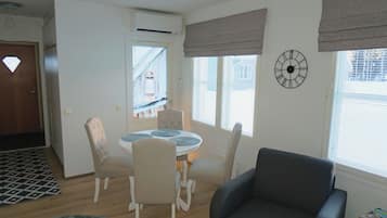 Monolocale Standard, sauna, sul cortile | Pasti in camera