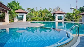 Outdoor pool, sun loungers