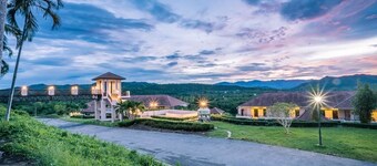 Leaves Valley Resort