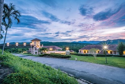 Leaves Valley Resort