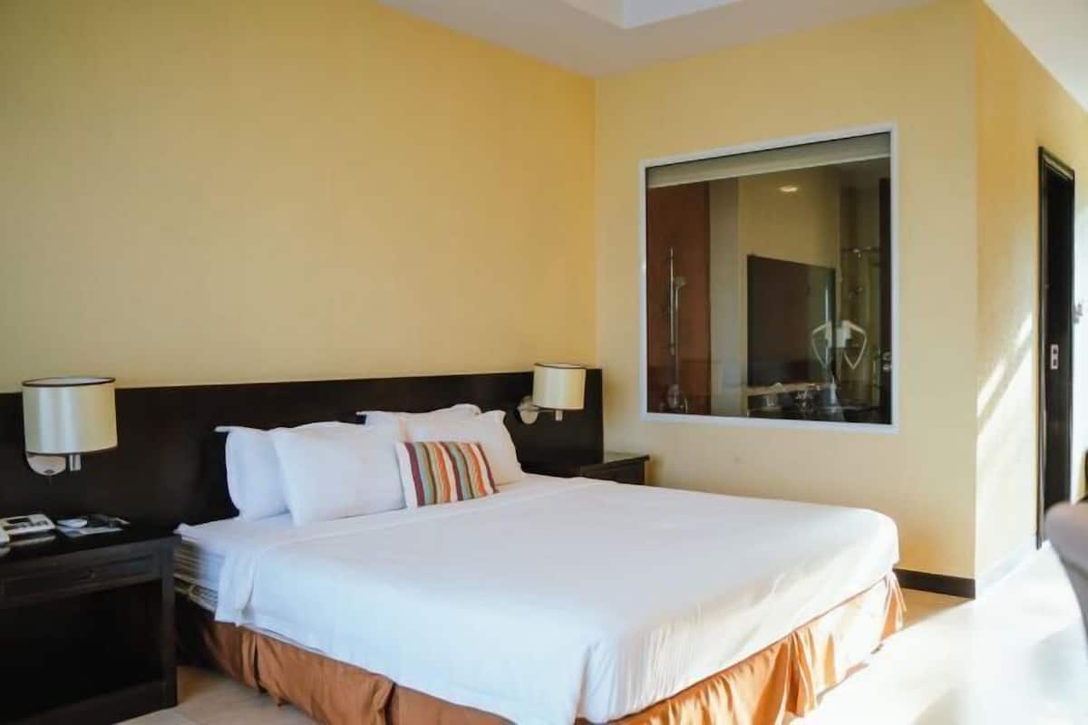 In-room safe, desk, laptop workspace, blackout drapes