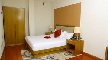Superior Room, 1 King Bed, Accessible, Lake View | Premium bedding, minibar, in-room safe, desk