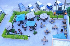 Breakfast, lunch, dinner served; local and international cuisine