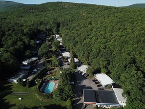 Property grounds - Bar Harbor Motel (Bar Harbor)