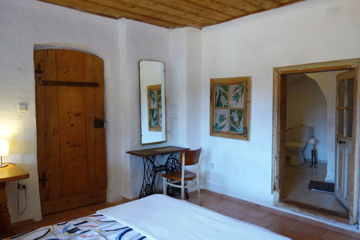 Comfort Double Room, Ensuite, River View | 1 bedroom, individually decorated, individually furnished