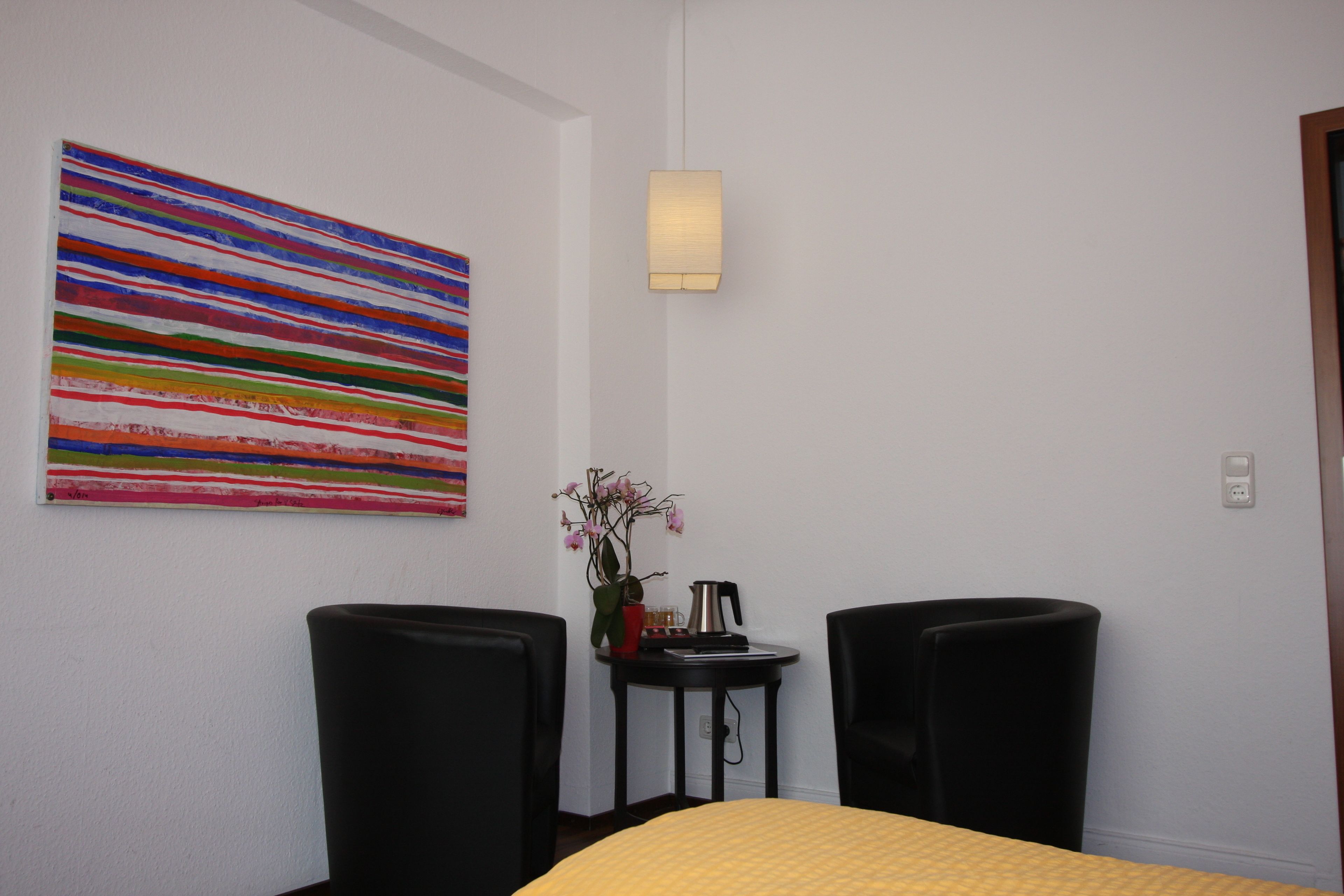 Allergitestade sängkläder, individuell inredning och skrivbord