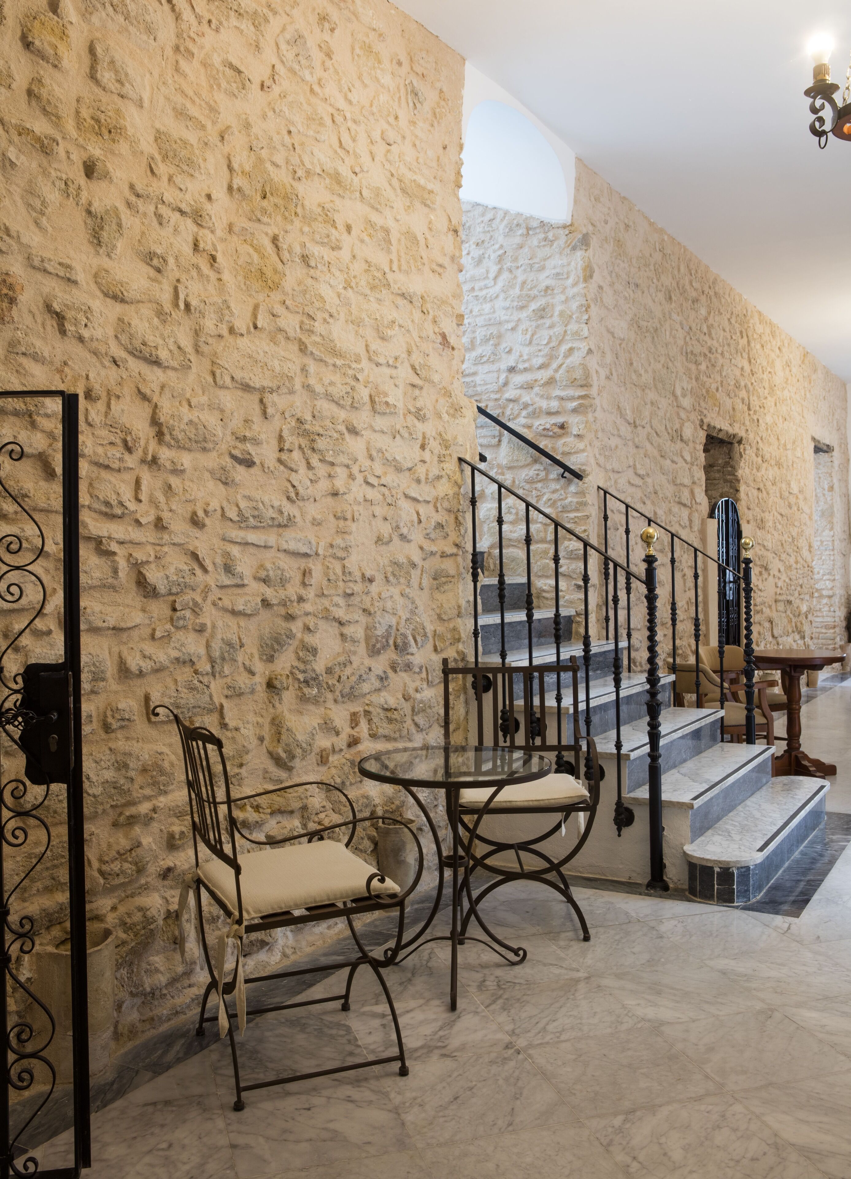 32-inch lcd tv with digital channels, tv