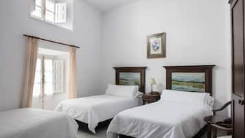 Doppel- oder Zweibettzimmer | 1 Schlafzimmer, Minibar, Schreibtisch, kostenloses WLAN