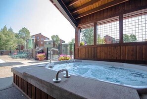 Outdoor spa tub - West Condominiums - W3402 (Steamboat Springs)