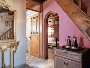 Three Bedroom Grand Suite with Sea View - Split Level | Wohnbereich | Flachbildfernseher