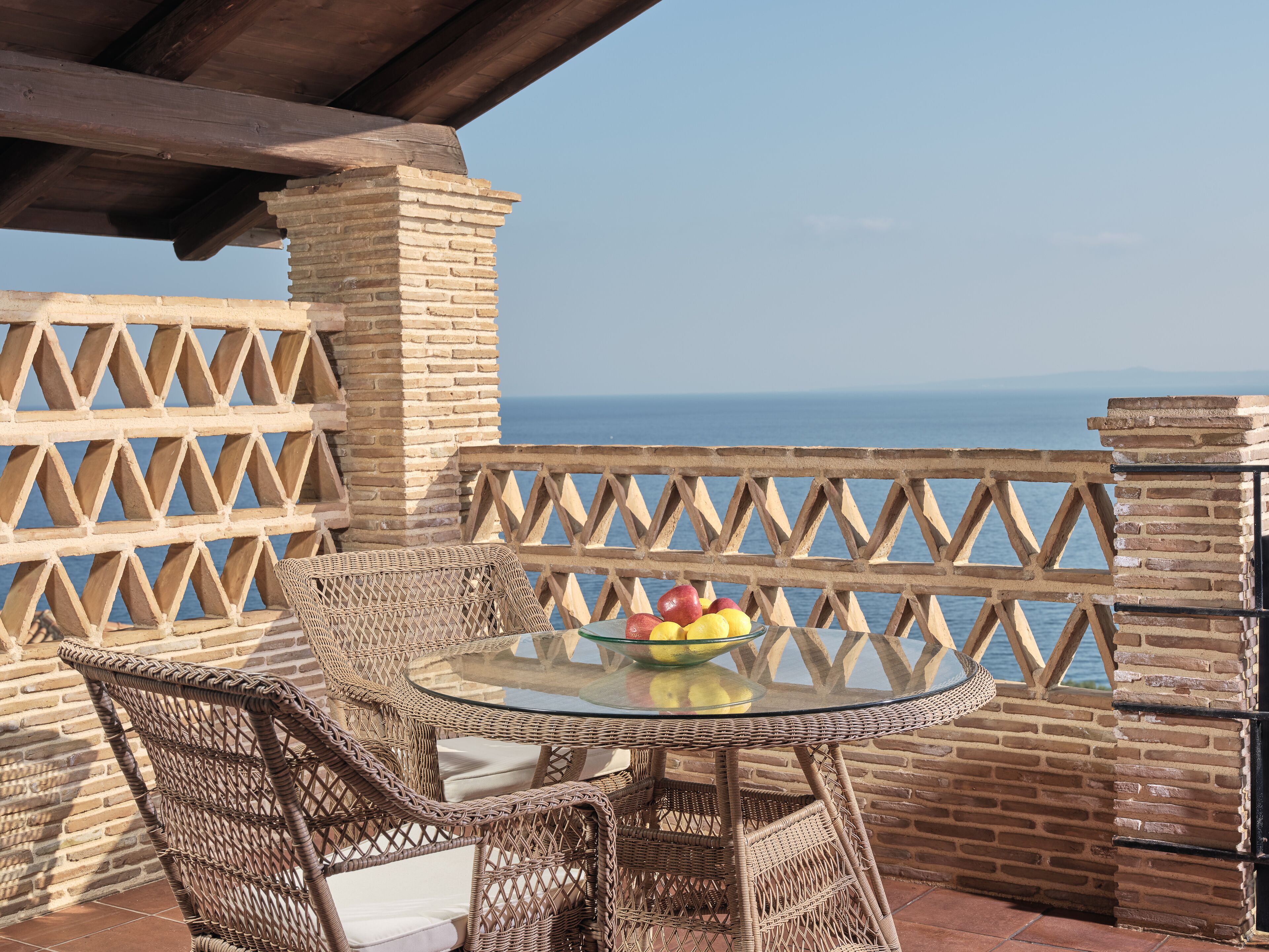 Deluxe Suite, 2 Bedrooms, Sea View | Terrass/Patio