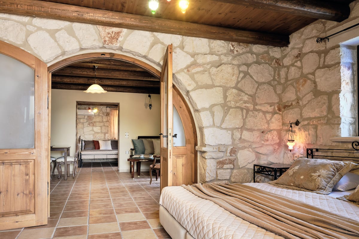 Suite, 2 Bedrooms, Private Pool, Partial Sea View | Premium bedding, in-room safe, individually decorated