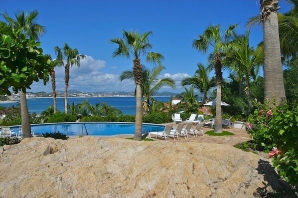 Outdoor pool - Casa Oceano (San José del Cabo)