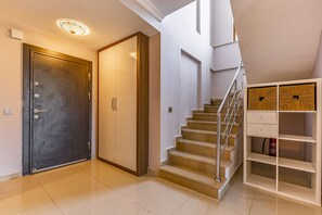 Flat-screen TV - Vista Villas & Suites (Serik)