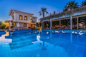 Villa – deluxe, 3 soverom | Skrivebord, skrivebord for bærbar PC og strykejern/-brett