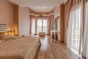 Deluxe Villa , Private Pool | 办公桌、笔记本电脑工作区、熨斗/熨衣板、免费 WiFi