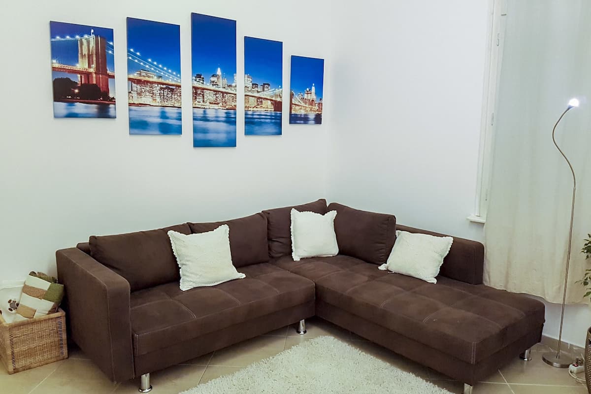 Apartament, 2 dormitoris (Luxury Central) | Sala d'estar | Televisor LED