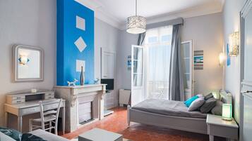 Chambre Quadruple Familiale, chambres communicantes, vue mer | Minibar, coffres-forts dans les chambres, rideaux occultants