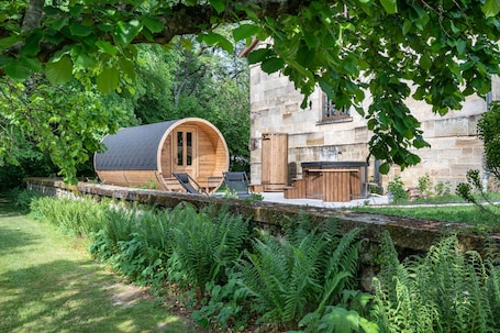 Outdoor spa tub. Domaine de la Maison Forte