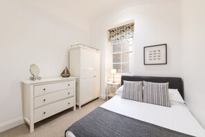 2 bedrooms, premium bedding, individually decorated - Fresh 2 Bedroom Flat in Victoria - Zone 1 (London)