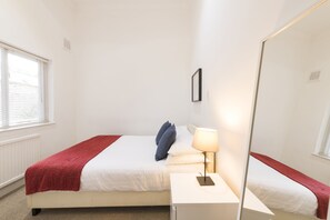 2 bedrooms, premium bedding, individually decorated - Fresh 2 Bedroom Flat in Victoria - Zone 1 (London)