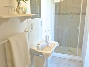 Luxury-Doppelzimmer, mit Bad | Badezimmer