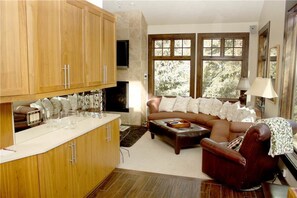 Flat-screen TV, fireplace