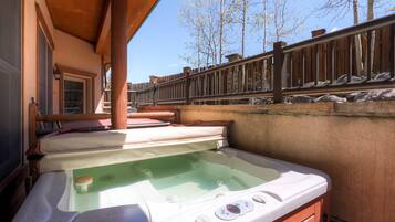 Room, 1 Bedroom | Outdoor spa tub