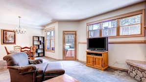 Room, 1 Bedroom | Living room - Corral at Breckenridge 103E By Peak Property Management (Breckenridge)