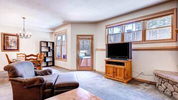 Room, 1 Bedroom | Living room | 36-inch flat-screen TV with satellite channels, TV, fireplace