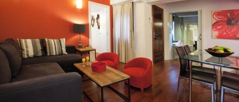 Apartment, 2 Bedrooms | Living area