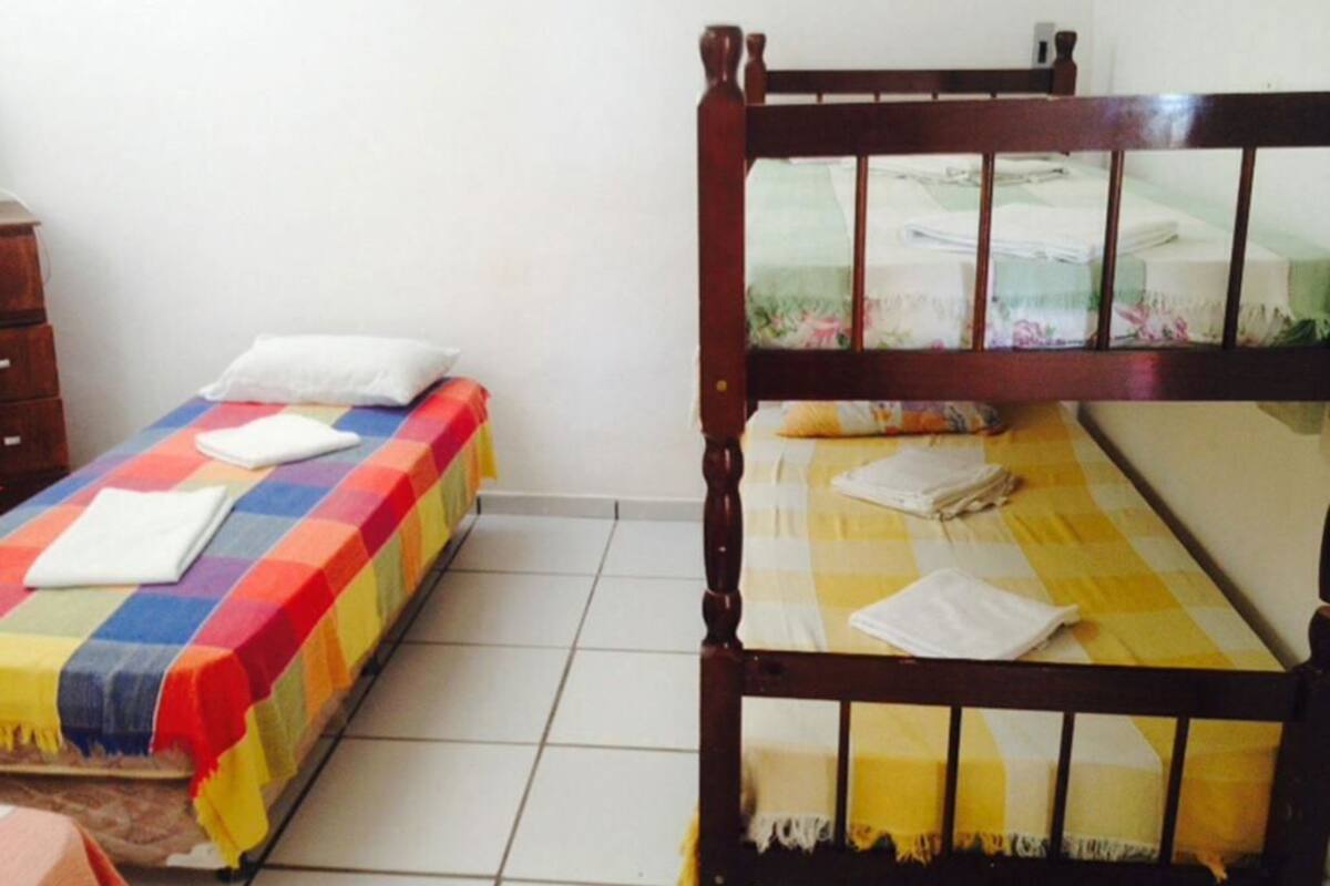Habitación familiar (2) | Wifi gratis y ropa de cama
