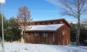 Exterior - Albergue Navares - Hostel (Navares de las Cuevas)