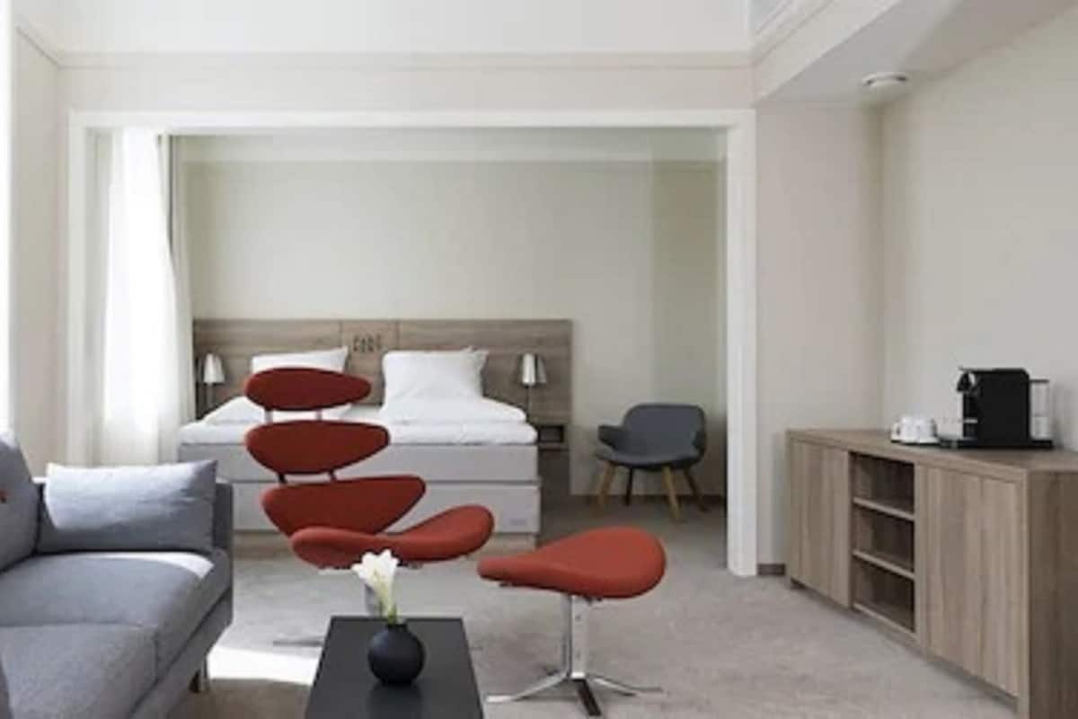 Suite, Non Smoking | Living area | Smart TV