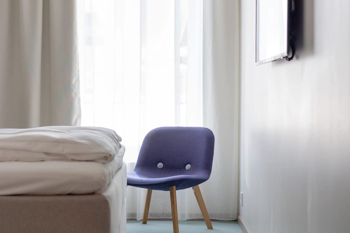 1 bedroom, premium bedding, pillowtop beds, soundproofing