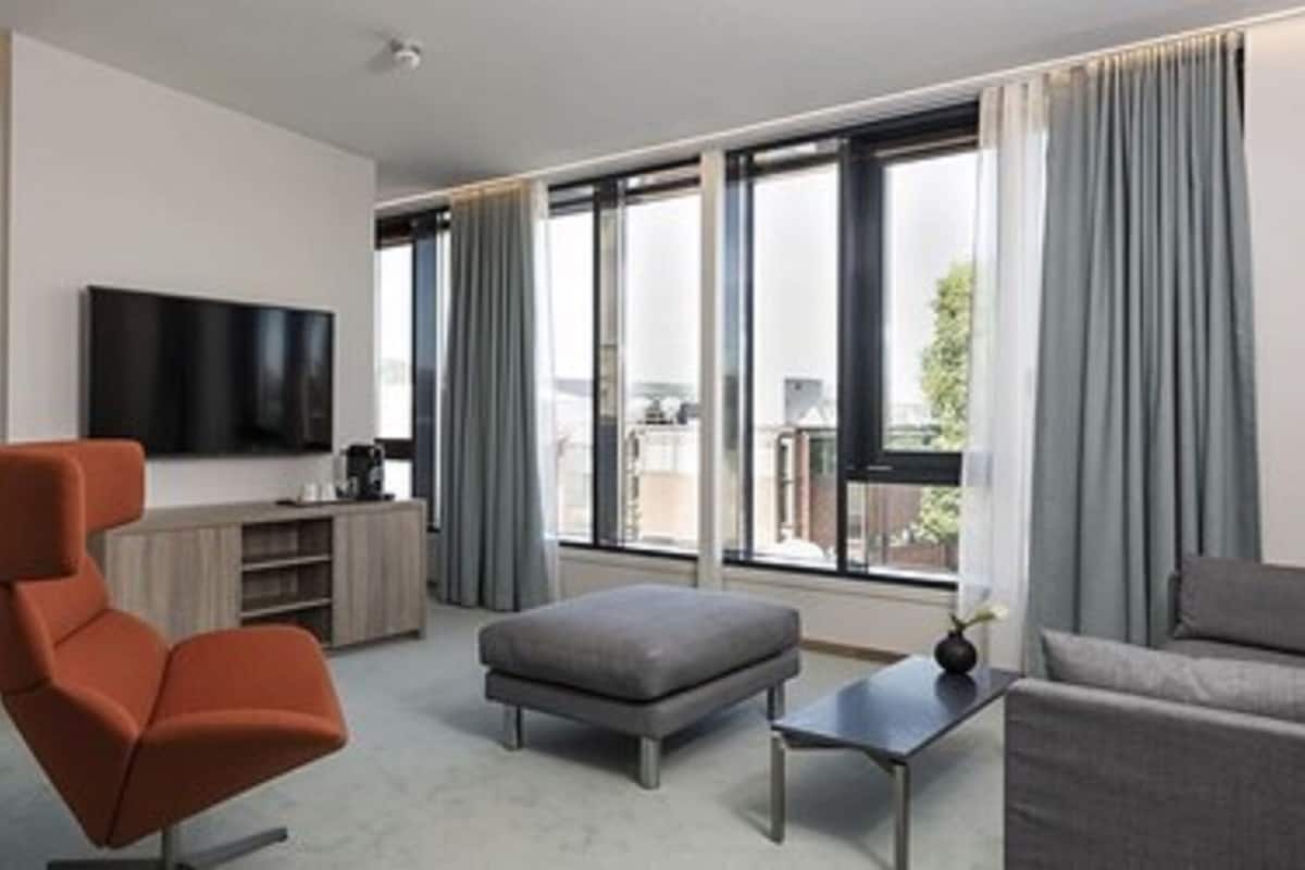 Junior Suite | Living area | Smart TV