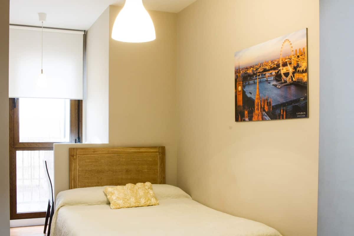 Peralatan tempat tidur premium, gebar bulu kapas, meja