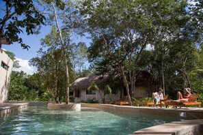 Kolam renang terbuka 