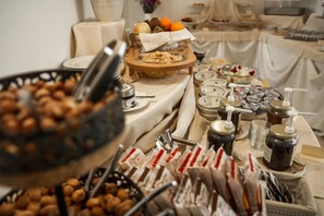 Free daily buffet breakfast - Relais Il Palmento (Locorotondo)