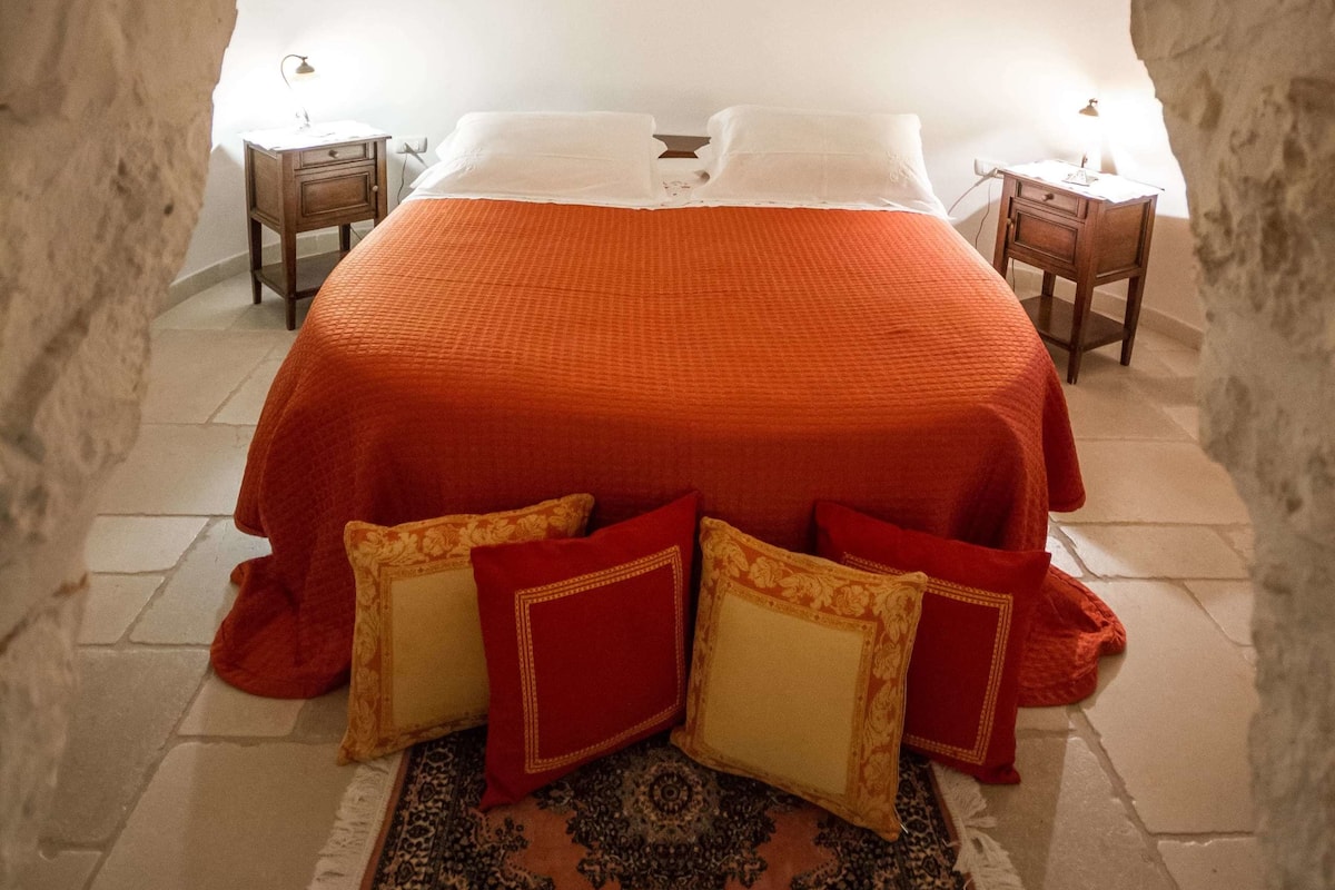 Suite | 1 bedroom, premium bedding, minibar, in-room safe