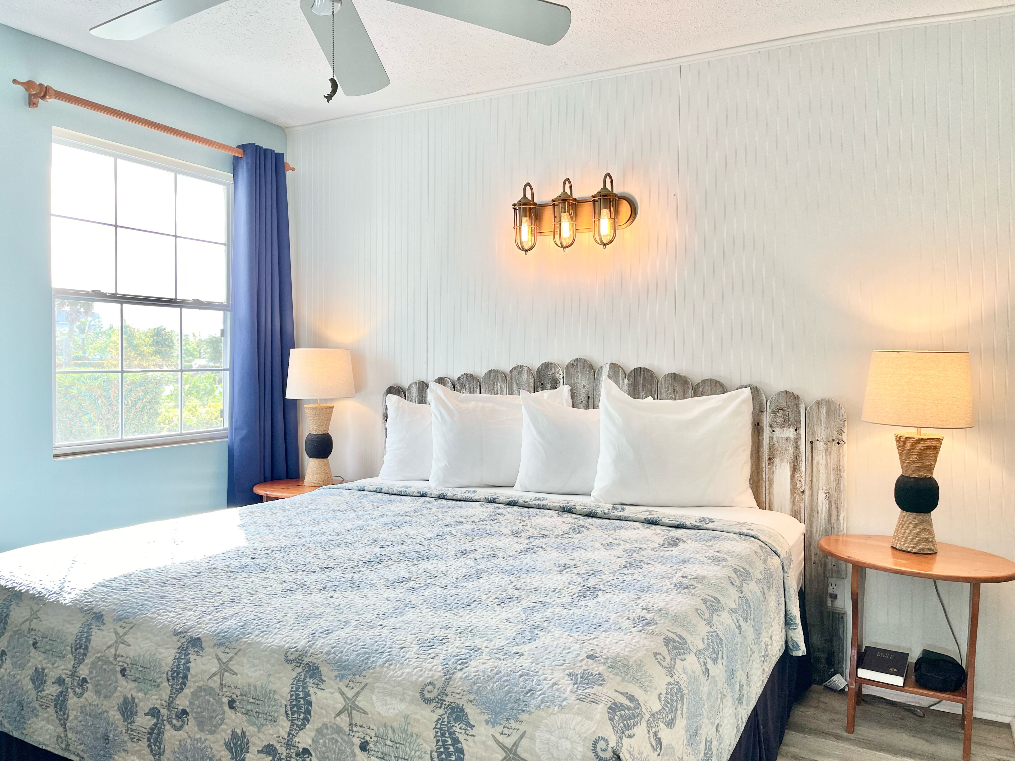 1 habitación, cortinas blackout y sistema de insonorización 