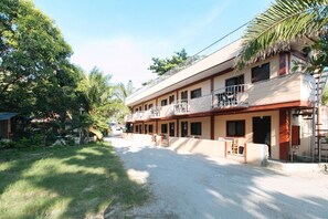 Exterior - Megan's Paradisio Beach Resort (San Antonio)
