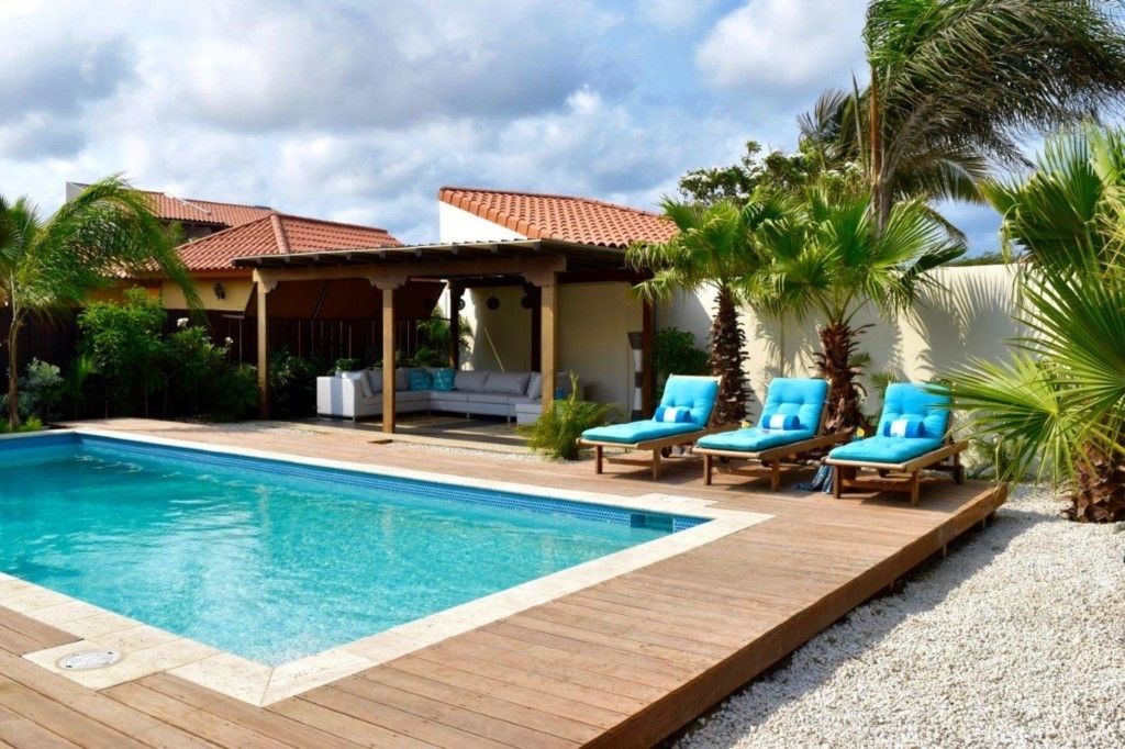 Outdoor pool, sun loungers