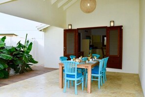 Tempat makan outdoor