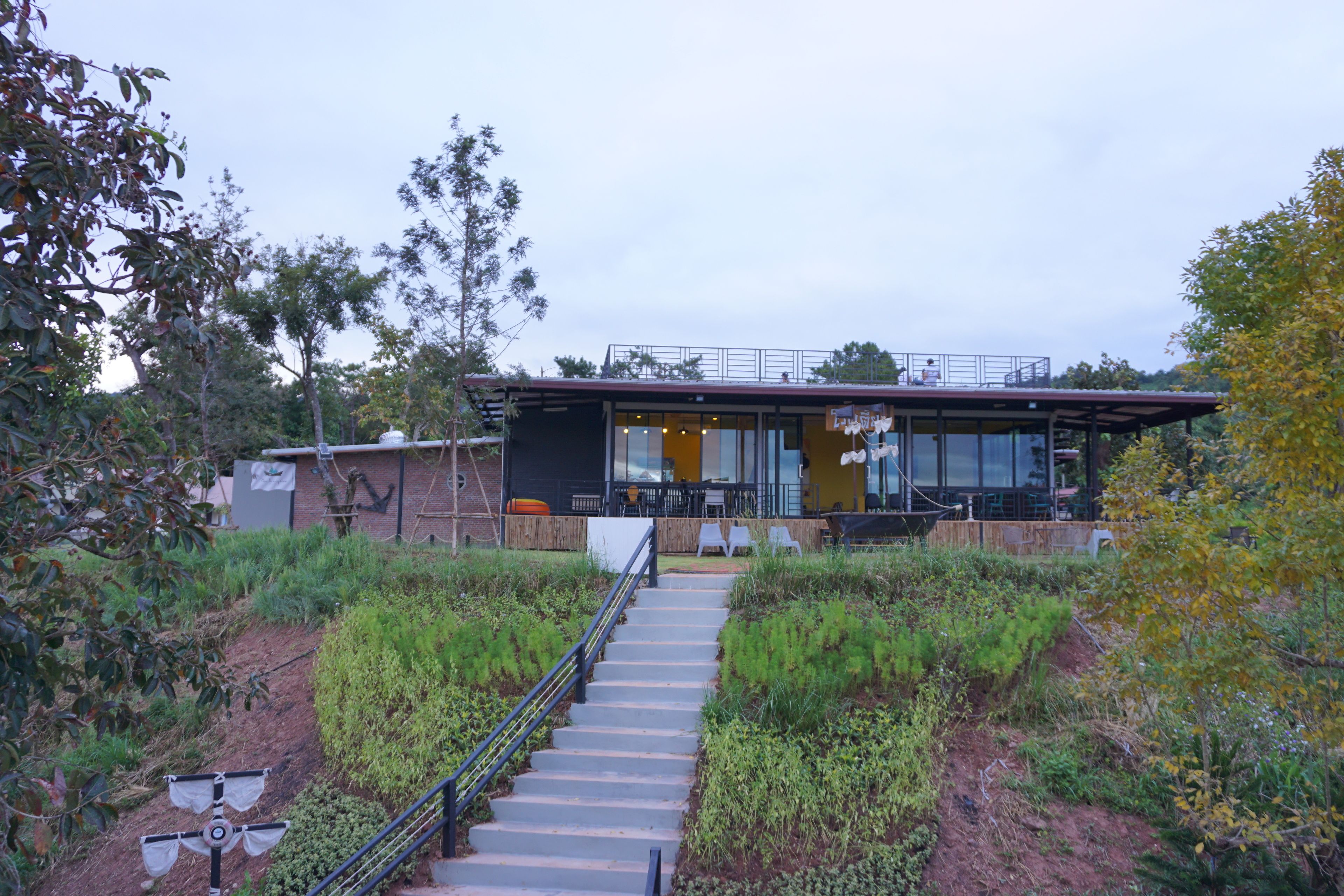 المنشأة من الخارج