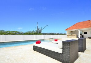Outdoor pool - Jolie Villa (Noord)